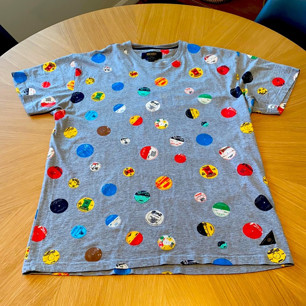 🎚❤️💛💚Calling all DJ’s 🗣 Super Rare 10.deep 45’s Record T-Shirt❤️💛💚🎚